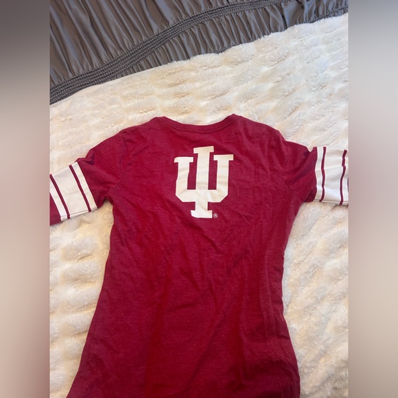 IU women’s tee - Picture 2 of 6